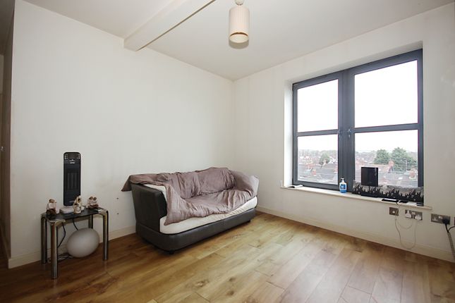 Flat for sale in 21 Aldbourne Road, Coventry
