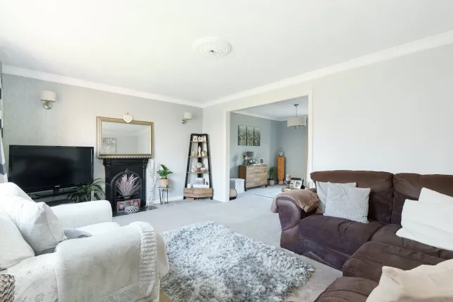 24, Manor Drive, Douglas photo 3