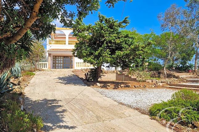 Villa for sale in Canillas De Aceituno, Axarquia, Andalusia, Spain