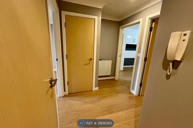 Holmefield Place, New Haw, Addlestone photo 3