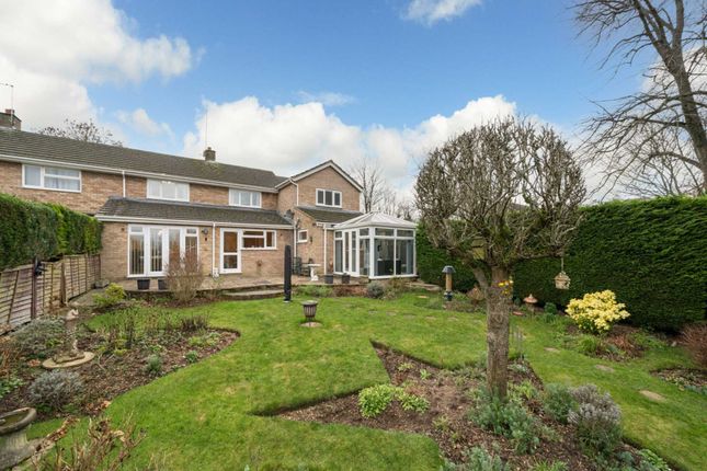 Semi-detached house for sale in Hartsbourne Way, Leverstock Green