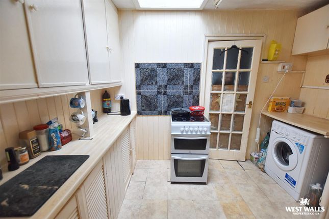 36, Hillcroft, Haverfordwest photo 4