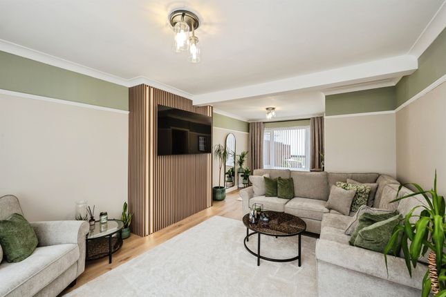 53, Llewellyn Park Drive, SWANSEA photo 4