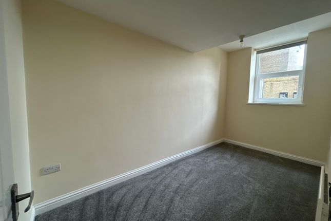 674A, Carmarthen Road, Swansea photo 4