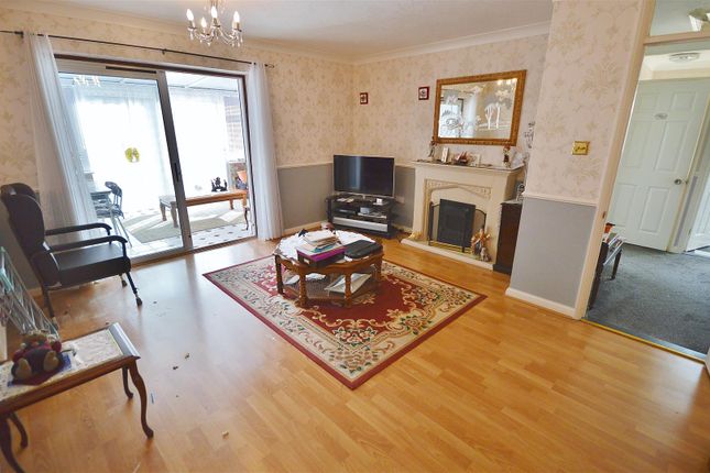 47, Battisford Drive, Clacton-On-Sea photo 3
