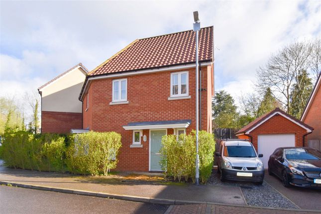 Thumbnail Detached house for sale in Flitchside Drive, Little Canfield, Dunmow