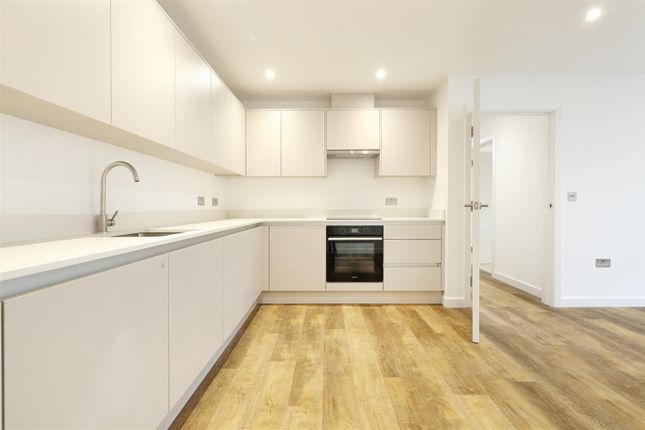 17 Green Yard, Vincent Walk, Dorking photo 4
