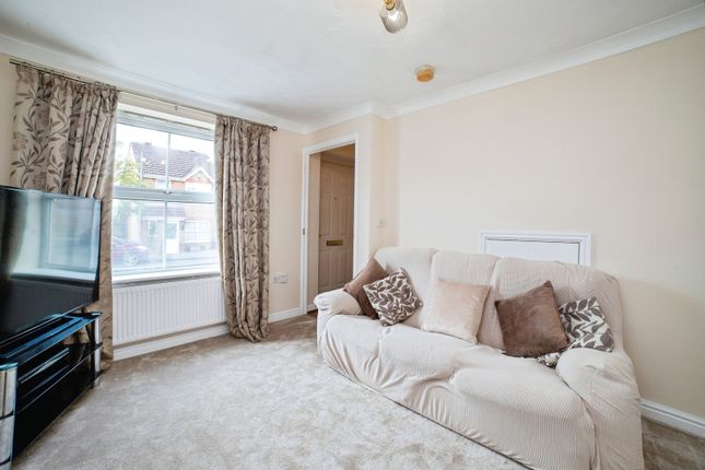10, New Hucknall Waye, Sutton-in-Ashfield photo 4