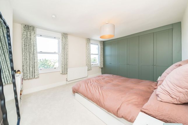 Flat 2, 775, Wandsworth Road, LONDON photo 4