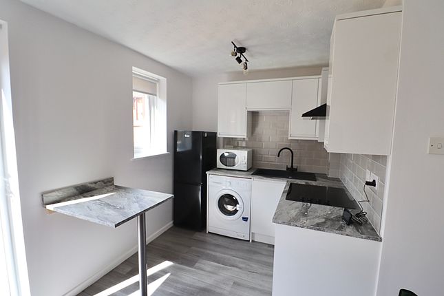49, Woodpecker Way, Northampton photo 2