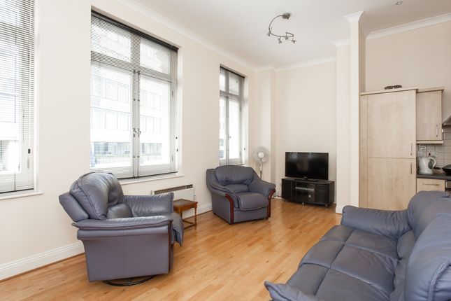 Flat to rent in Ludgate Square, London