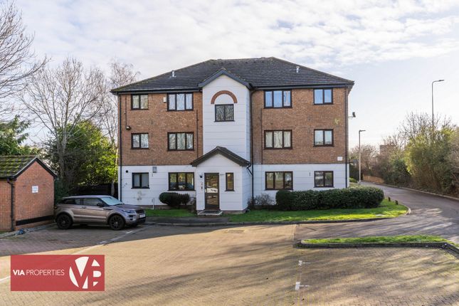 Flat for sale in Parrotts Field, Hoddesdon