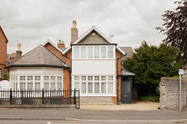 The Gables, 9 Beacon Hill Road, Newark photo 2