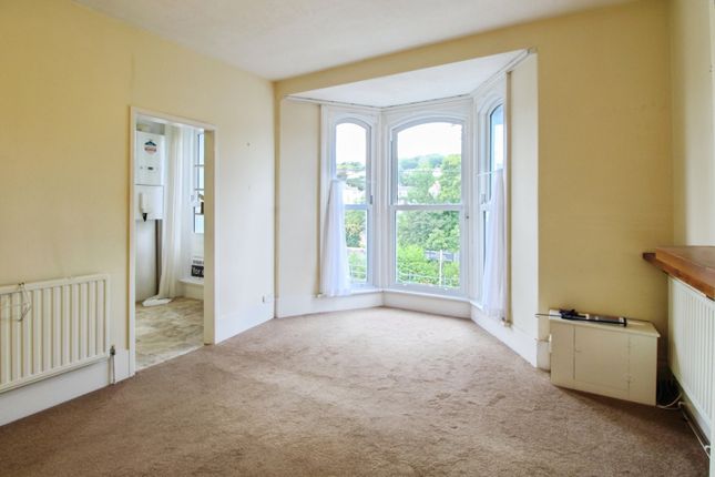 Flat 2, Lawn House, 3, Brunswick Place, Devon photo 3