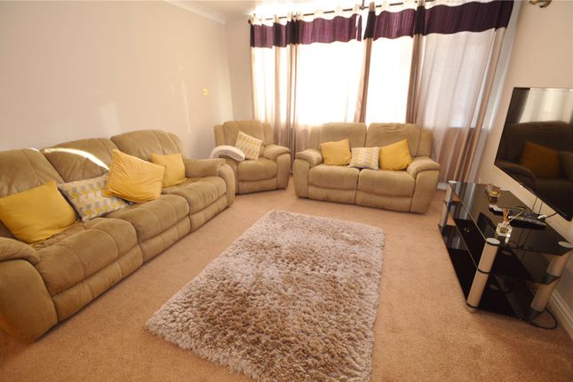 Terraced house to rent in Humber Way, Langley, Slough