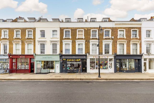 Thumbnail Flat to rent in Chalcot Road, London