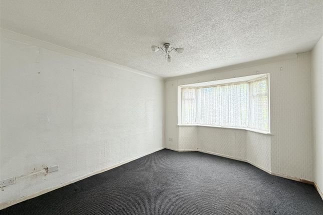38, Bank Road, Stalybridge photo 4