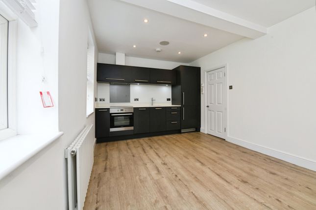 Flat 2, 184, Warley Hill, Brentwood photo 4