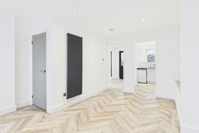 Flat 3, 24, Creek Road, Hayling Island photo 2