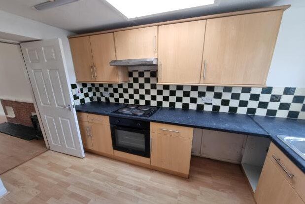 Terraced house to rent in Cambria Street, Caergybi