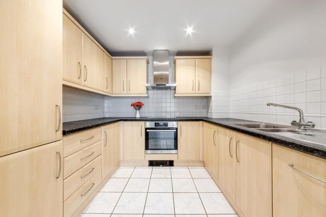 Flat 5 253, Boardwalk Place, London photo 3