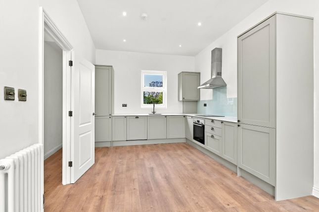 16b, Sulina Road, London photo 4