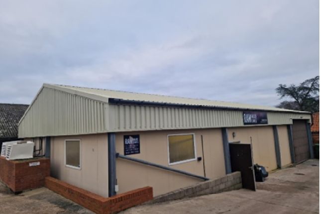Warehouse to let in Mountains Road, Great Totham Maldon