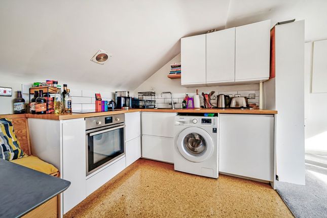 4c, Barratt Avenue, LONDON photo 3