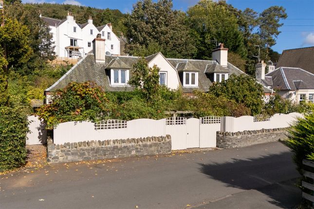 13, Park Avenue, Walkerburn photo 3
