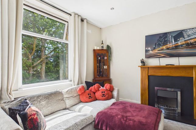 2, Rycroft Street, Bradford photo 4