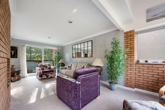 9 Oakwood Gardens, Lancaster photo 3