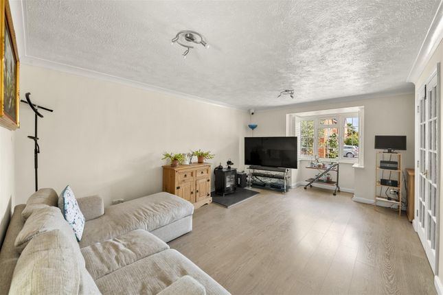 20, Martindale, Iver photo 3