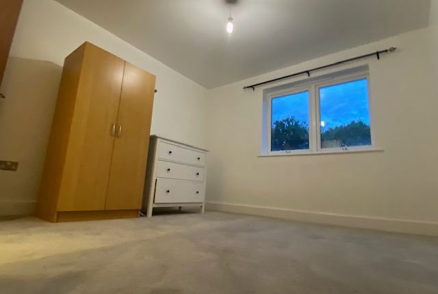 Thumbnail Flat for sale in Alscot Road, London