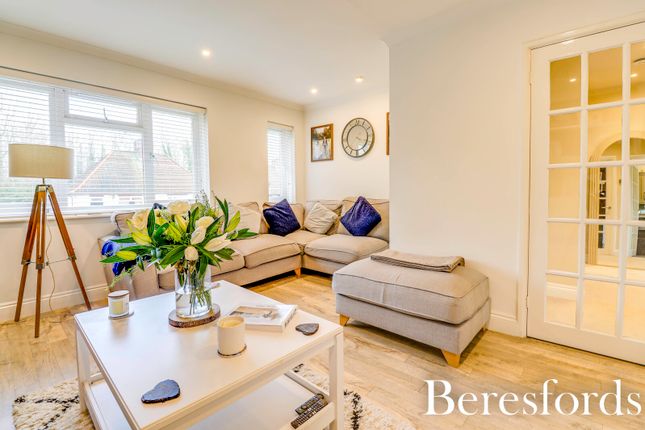 19, Beech Avenue, Essex photo 3