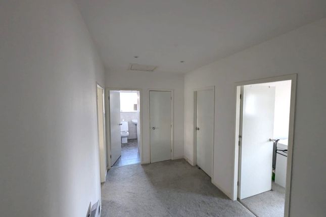 74 Darley Drive, Liverpool photo 2