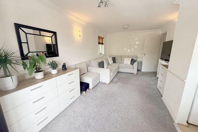24, Bornedene, Potters Bar photo 5