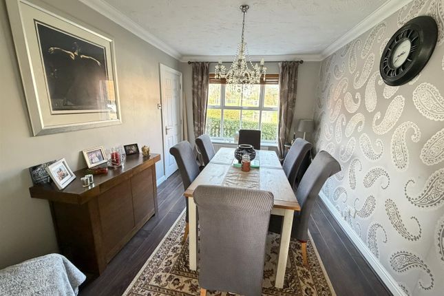 3, Nightingale Close, Daventry photo 4