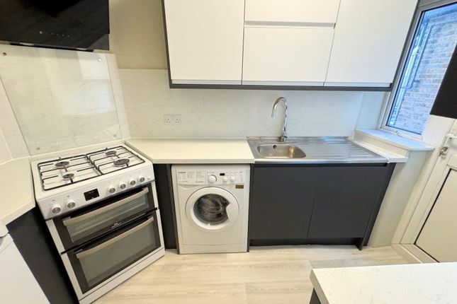 128a, Ballards Lane, Finchley photo 2