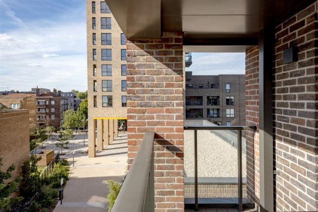 12, Flat 803, Pechora Way, London photo 4