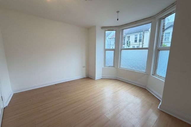 43-45 Canada Grove, Bognor Regis photo 3