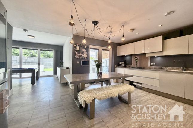 37 Kingfisher Way, Newark photo 2