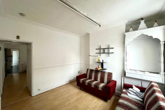 4, Dundonald Road, Leicester photo 2