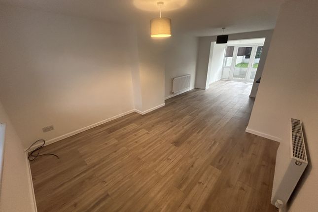 15, Langmead Square, Somerset photo 3
