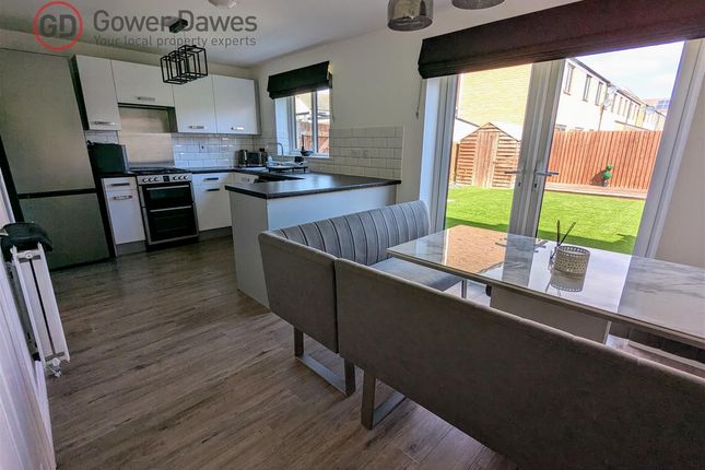 5, Sunliner Way, South Ockendon photo 4
