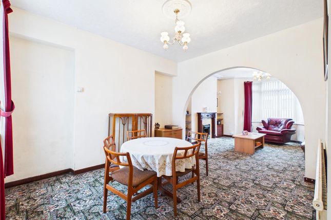 23, Newport Road, Caerphilly photo 3