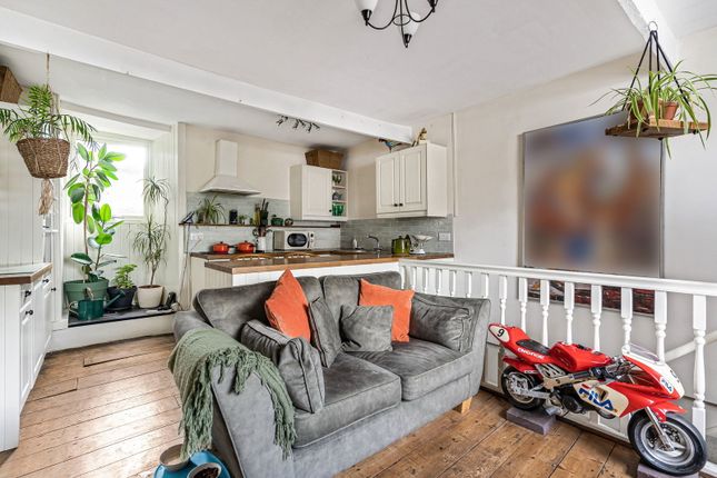Flat 2, 24, Duncombe Street, Kingsbridge photo 2