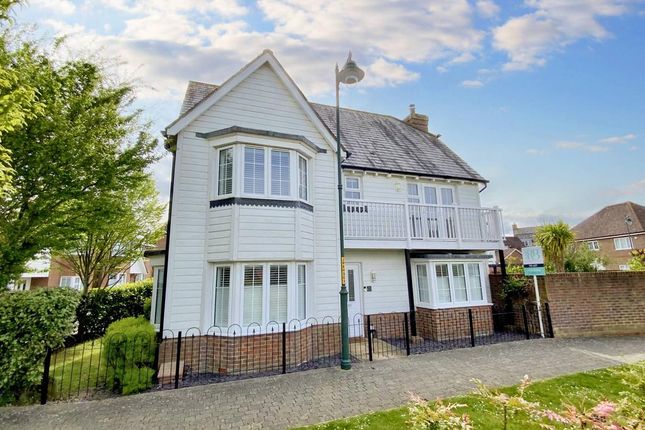 Thumbnail Detached house to rent in Windsor Road, Kings Hill