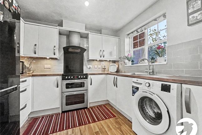 30, Cobham Rise, Kent photo 2