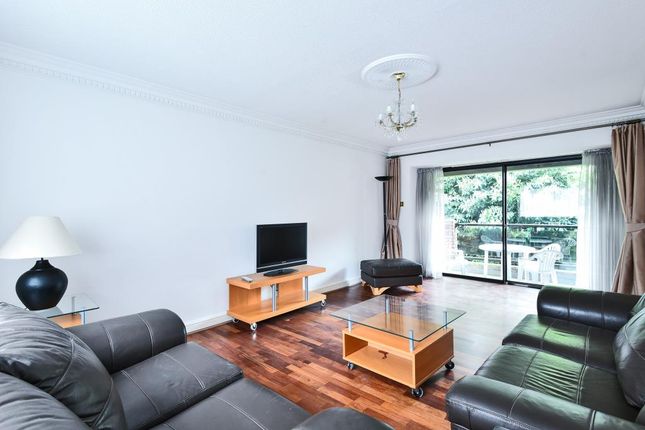 Flat to rent in Spencer Close, Finchley