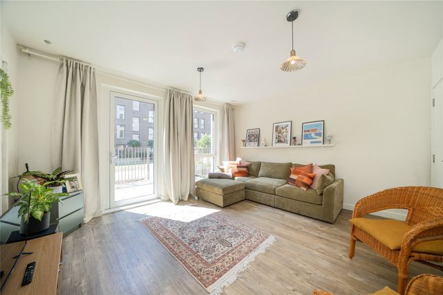4, Cantwell House, London photo 2